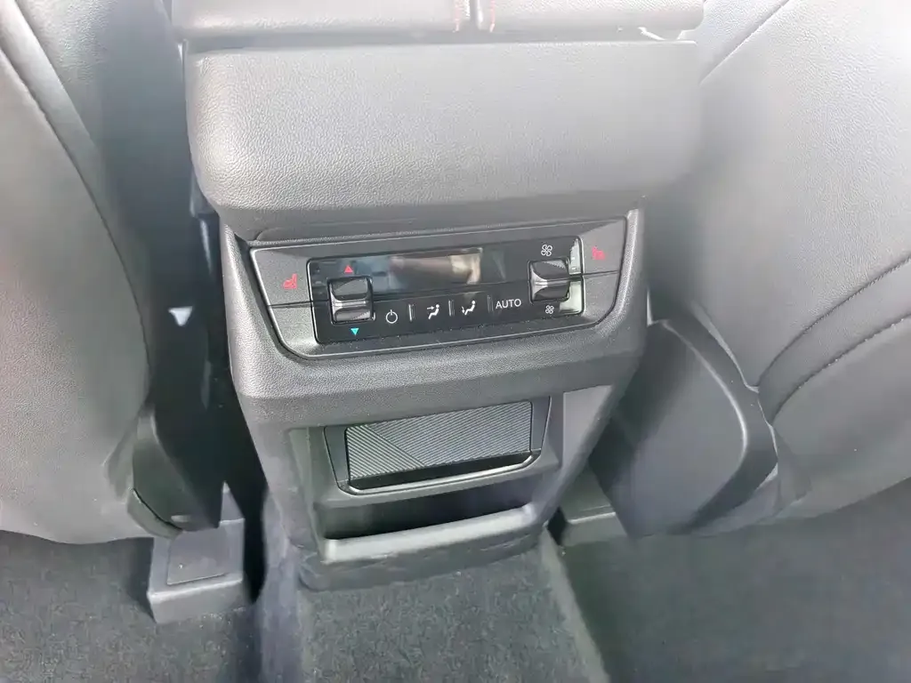 Ford Edge — фото 10