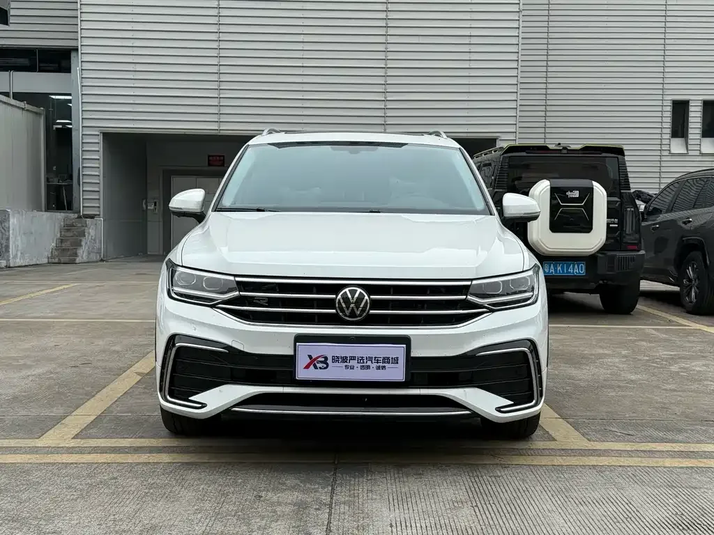 Volkswagen Tiguan L — фото 2