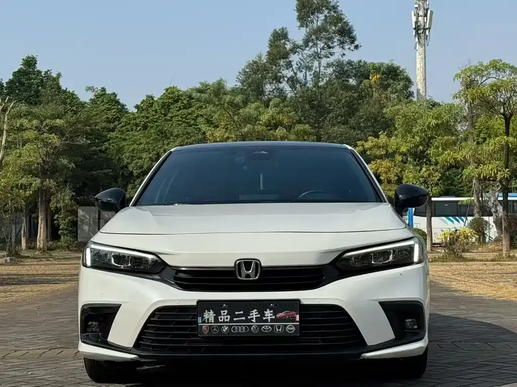 Honda Civic — фото 1