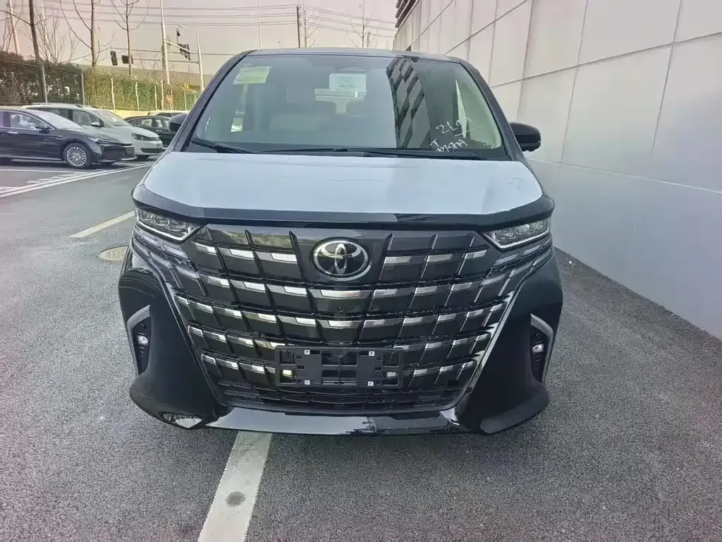 Toyota Alphard — фото 2