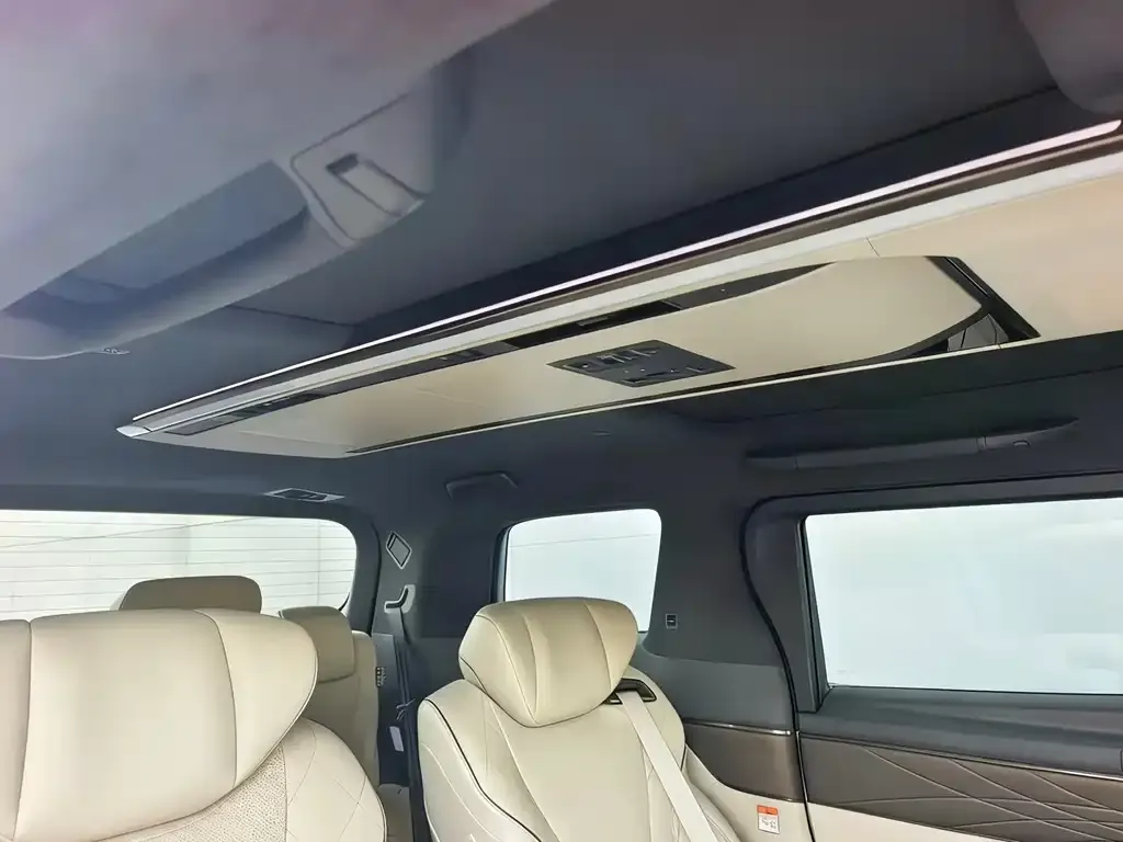Toyota Alphard — фото 9
