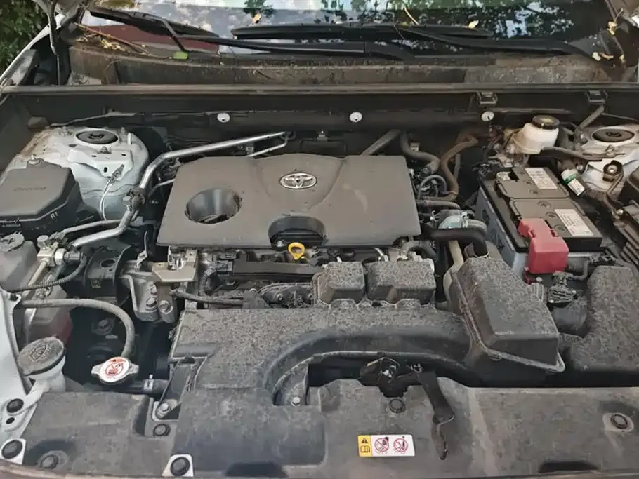 Toyota RAV4 — фото 10