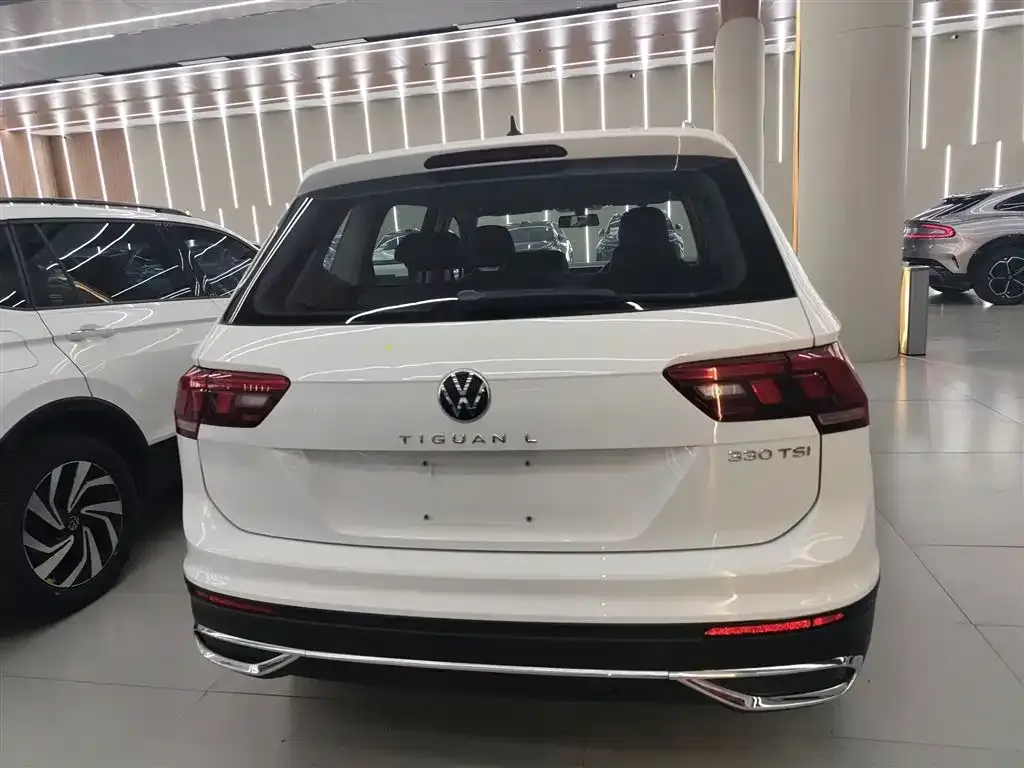 Volkswagen Tiguan L — фото 6
