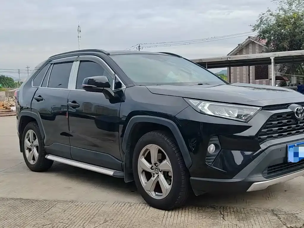 Toyota RAV4 — фото 2