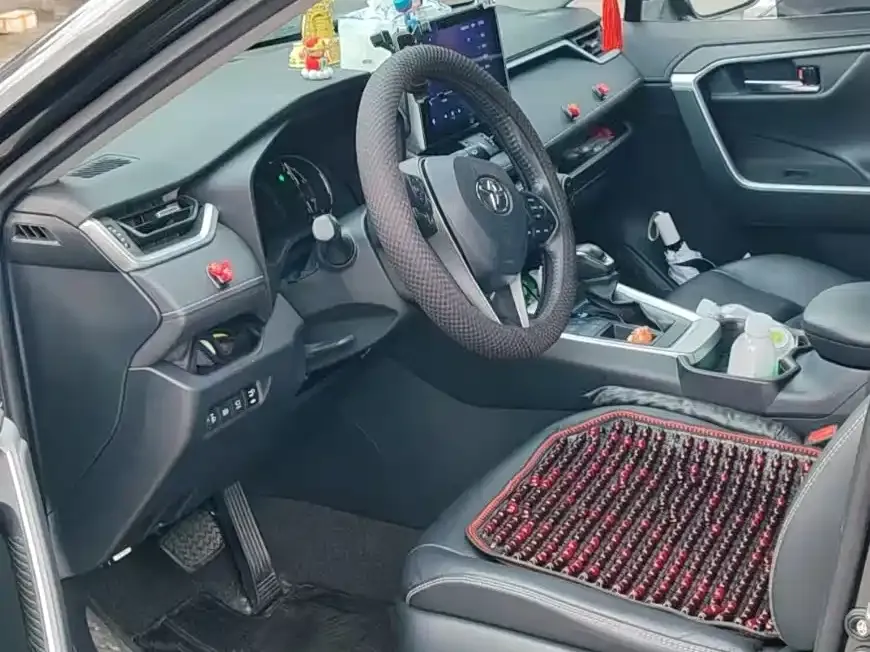 Toyota RAV4 — фото 3