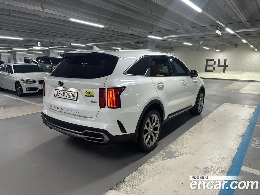 Kia Sorento — фото 6