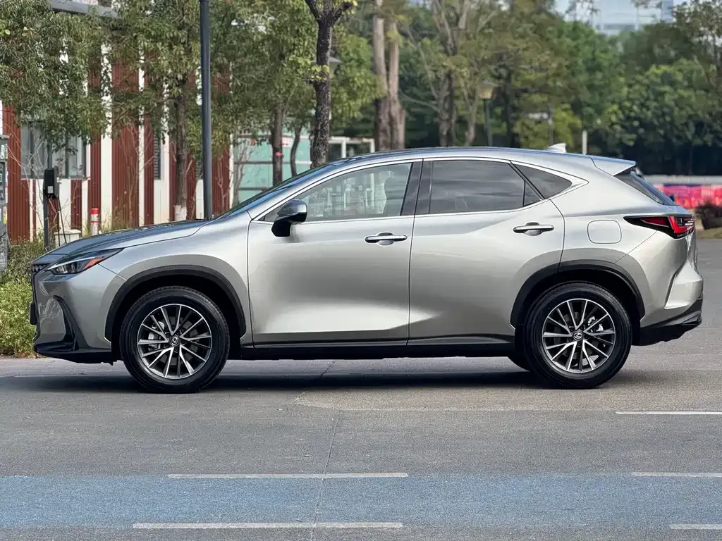 Lexus NX — фото 3