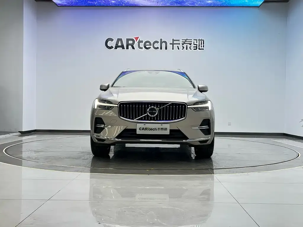 Volvo XC60 — фото 2