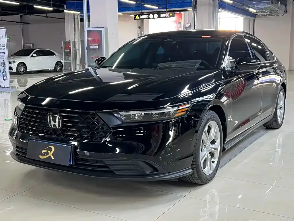Honda Accord — фото 1