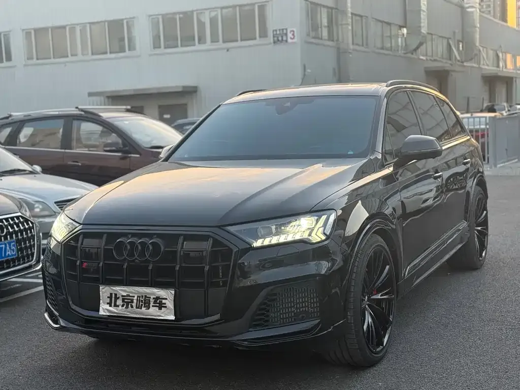 Audi SQ7 — фото 1