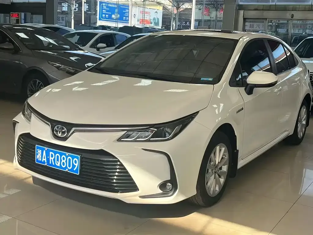 Toyota Corolla — фото 2