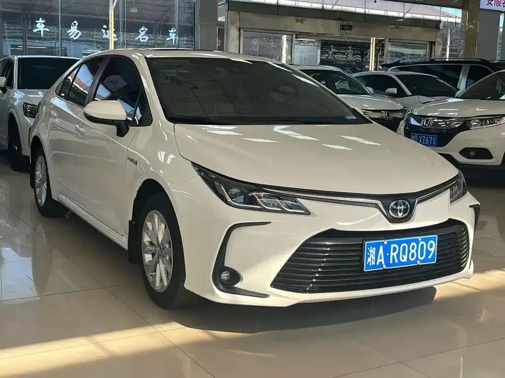 Toyota Corolla — фото 3
