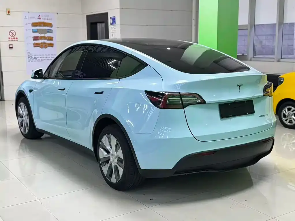 Tesla Model Y — фото 8
