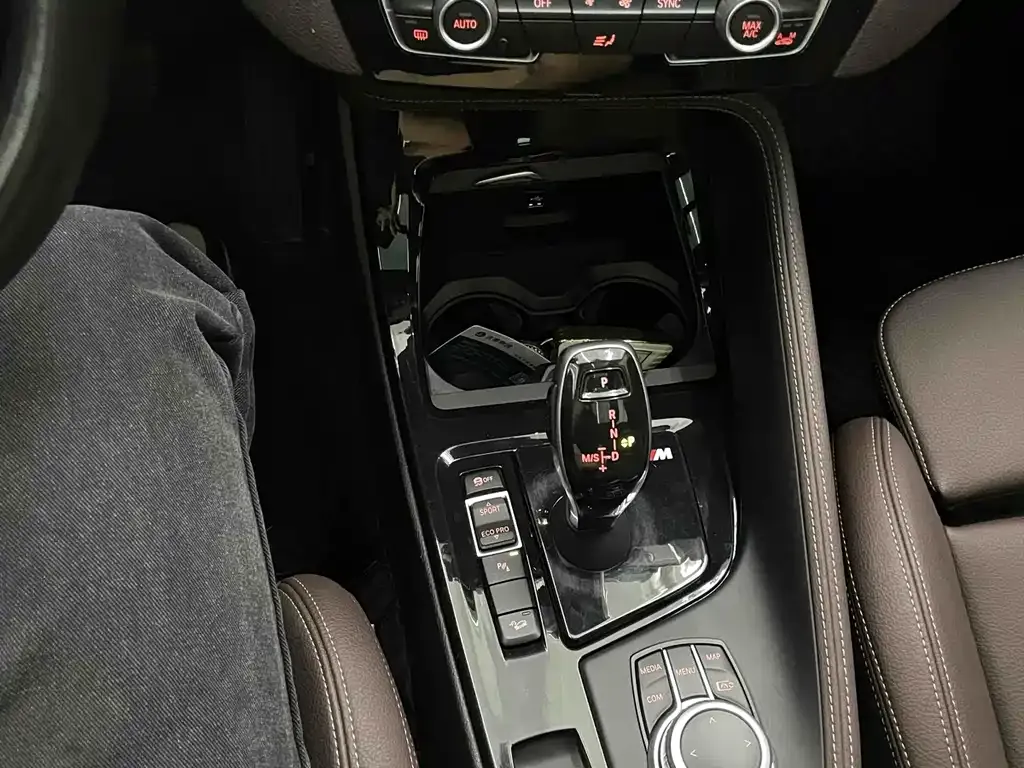 BMW X1 — фото 10