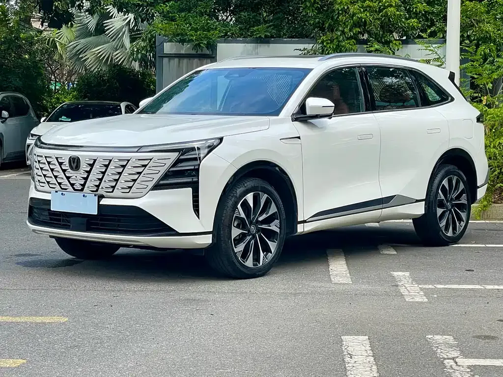 Changan CS75PLUS — фото 1