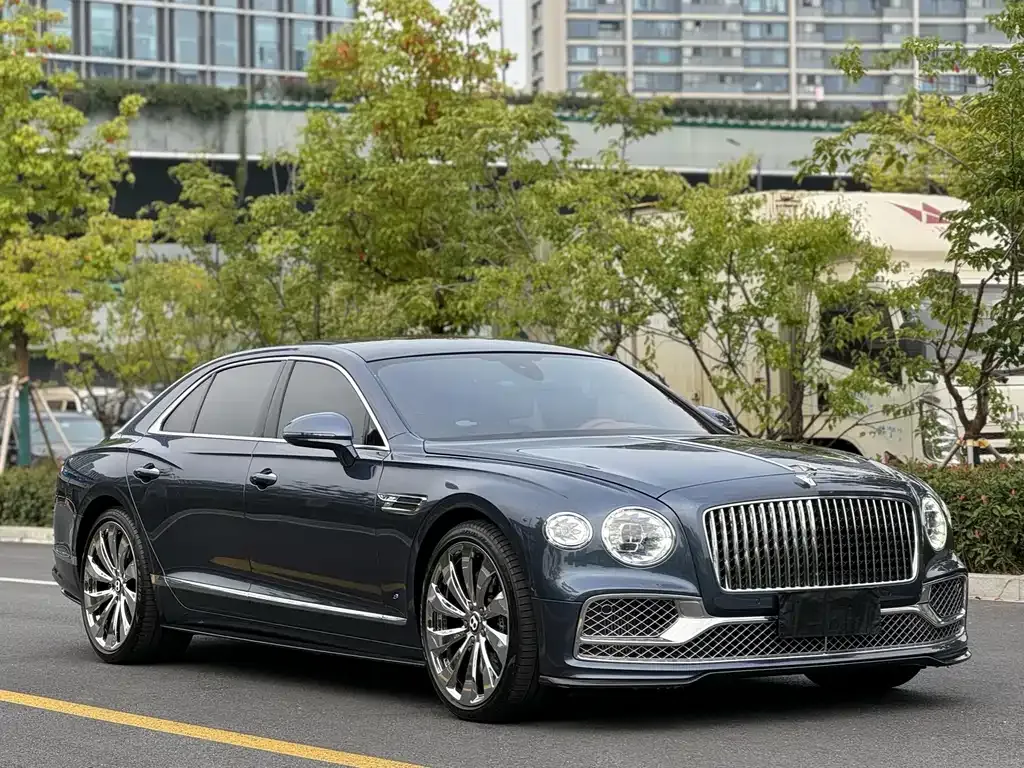 Bentley Flying Spur — фото 2