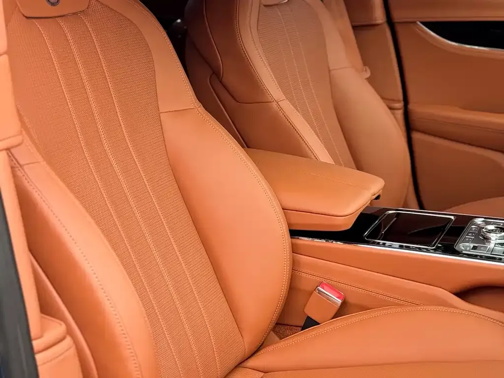 Bentley Flying Spur — фото 7