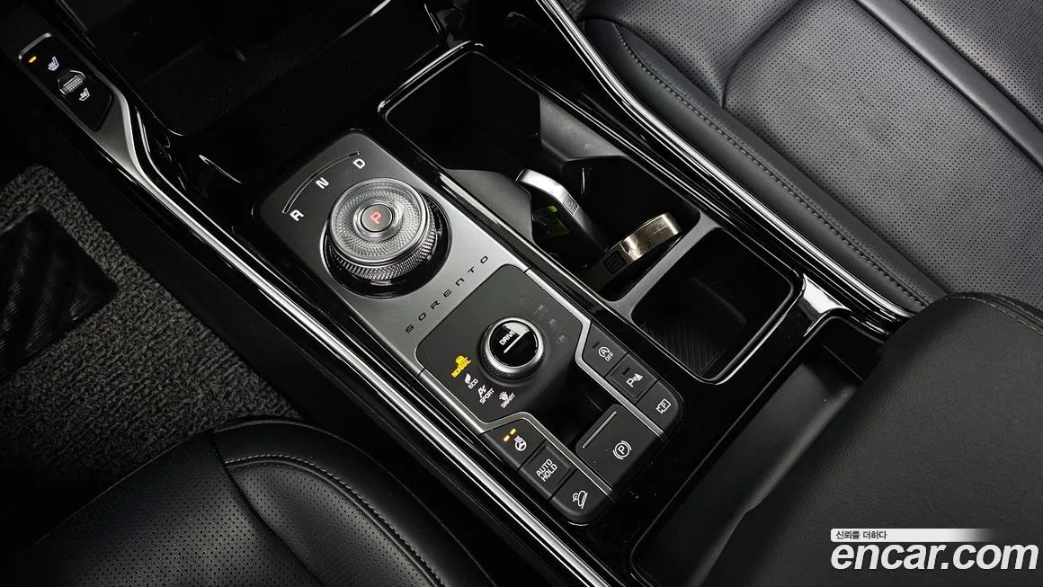 Kia Sorento — фото 9