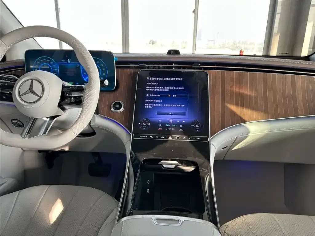 Mercedes-Benz EQE SUV — фото 10