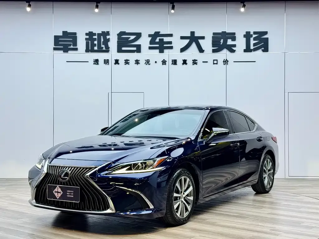 Lexus ES — фото 1