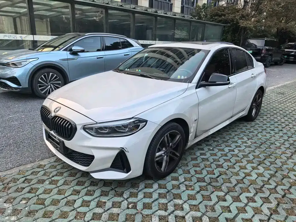 BMW 1 Series — фото 1