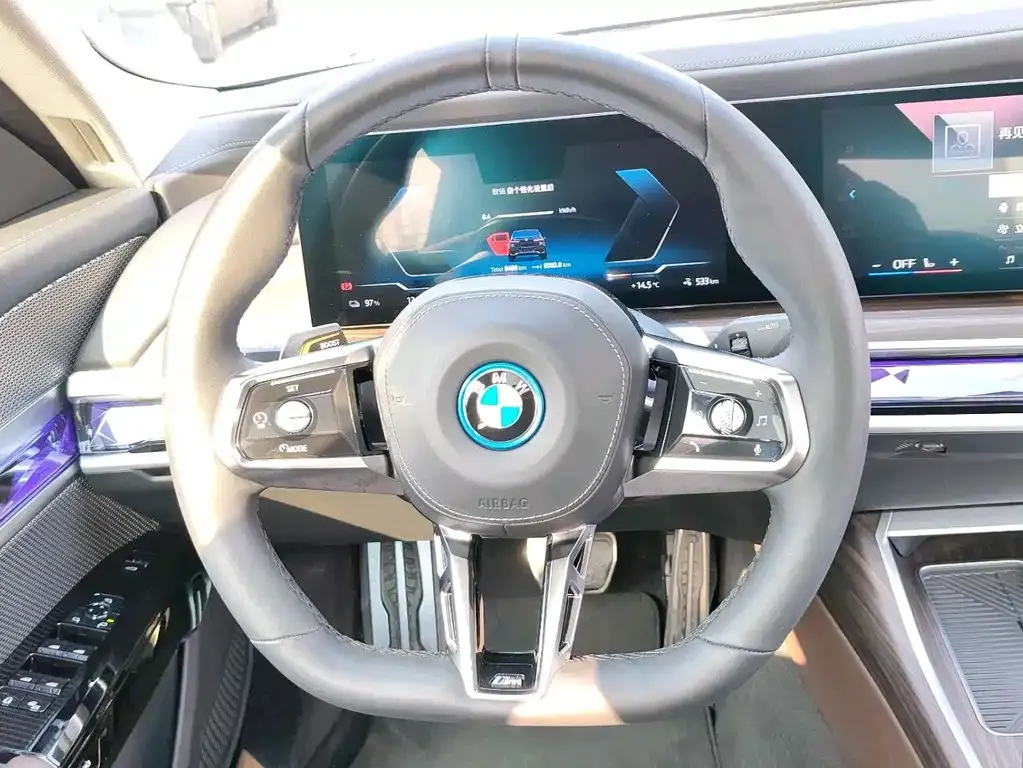 BMW i7 — фото 10