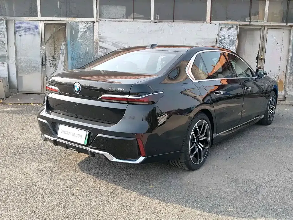 BMW i7 — фото 5