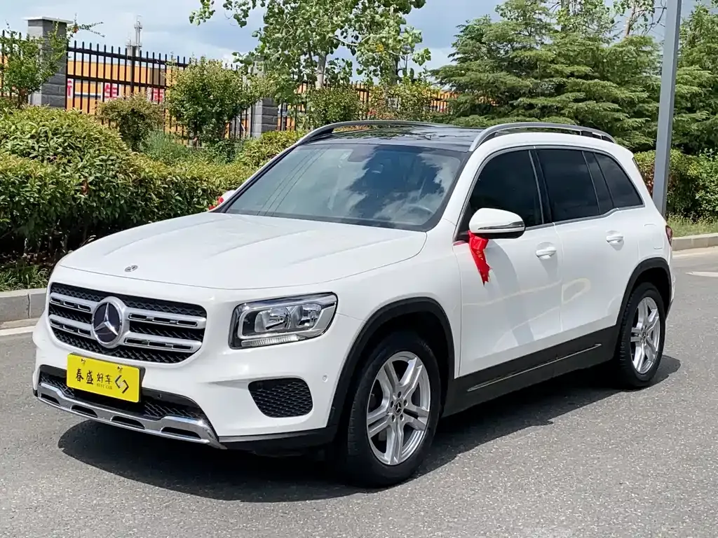 Mercedes-Benz GLB — фото 1