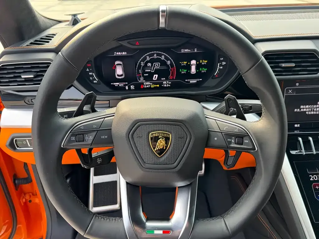 Lamborghini Urus — фото 10