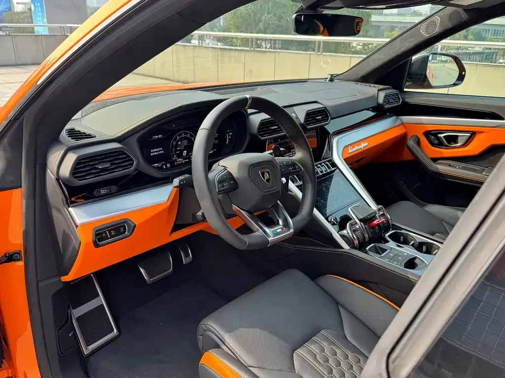 Lamborghini Urus — фото 7