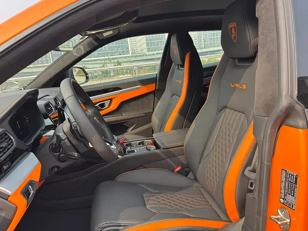 Lamborghini Urus — фото 8