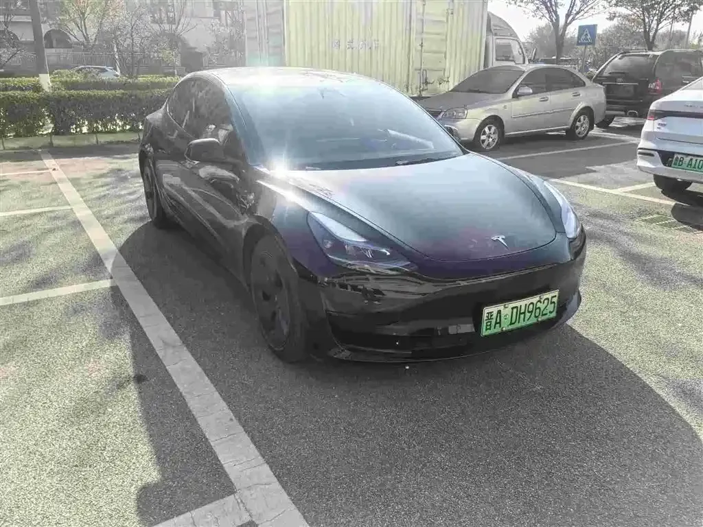 Tesla Model 3 — фото 3