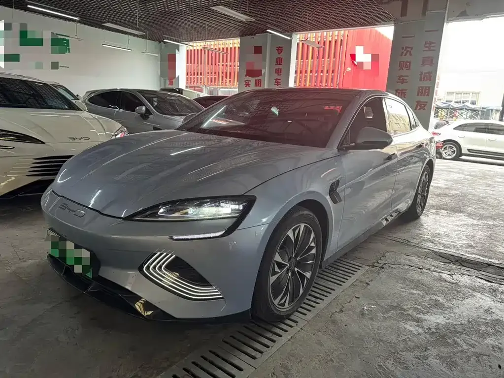BYD Seal — фото 1
