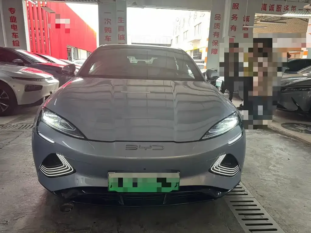 BYD Seal — фото 2