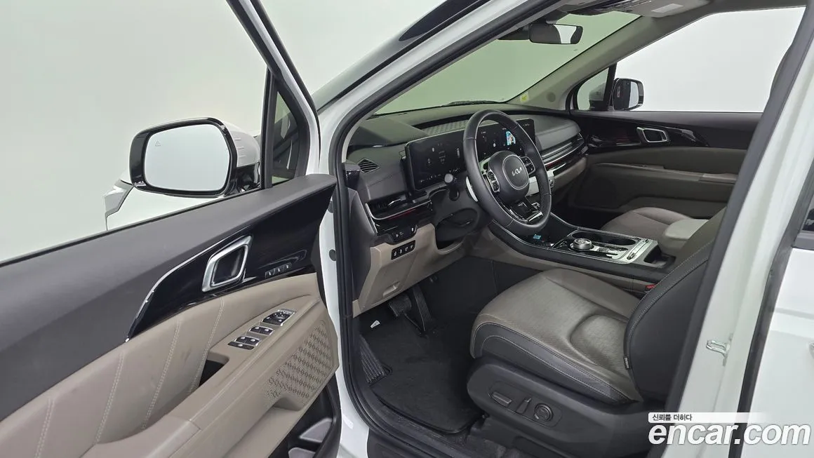 Kia Carnival — фото 10
