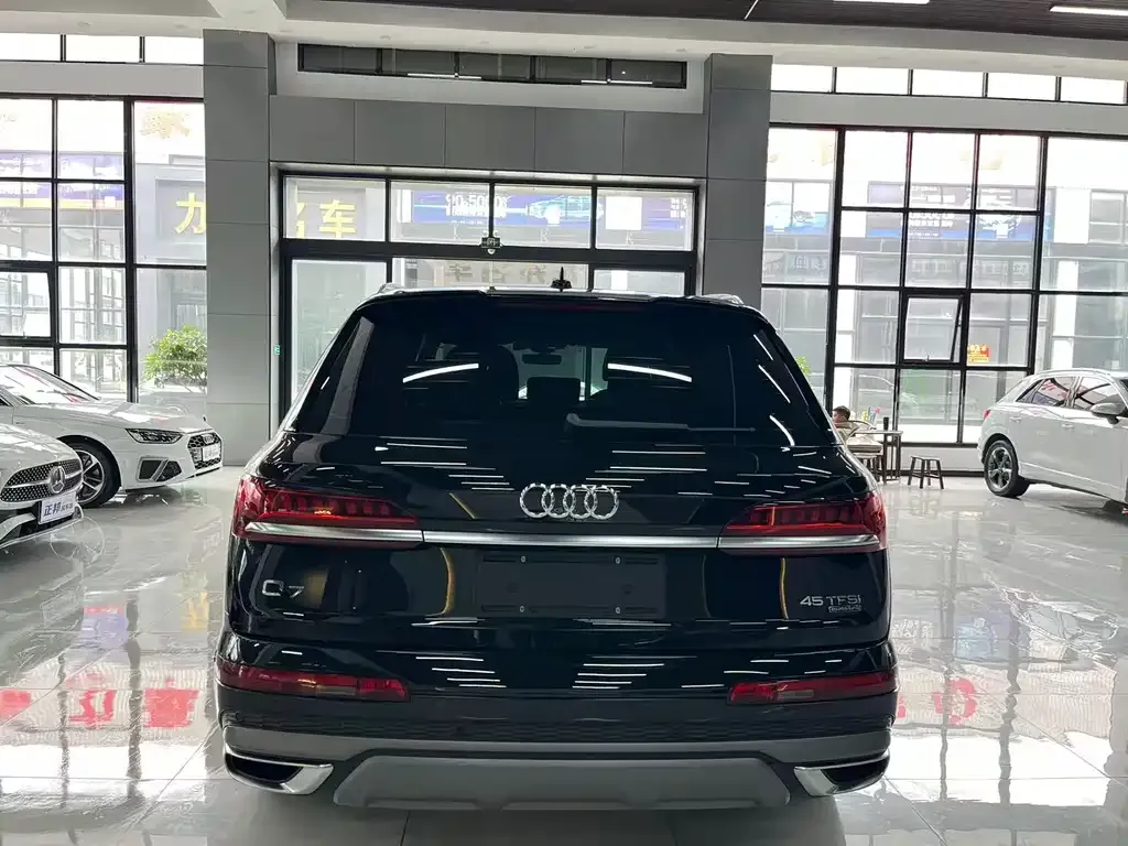 Audi Q7 — фото 4