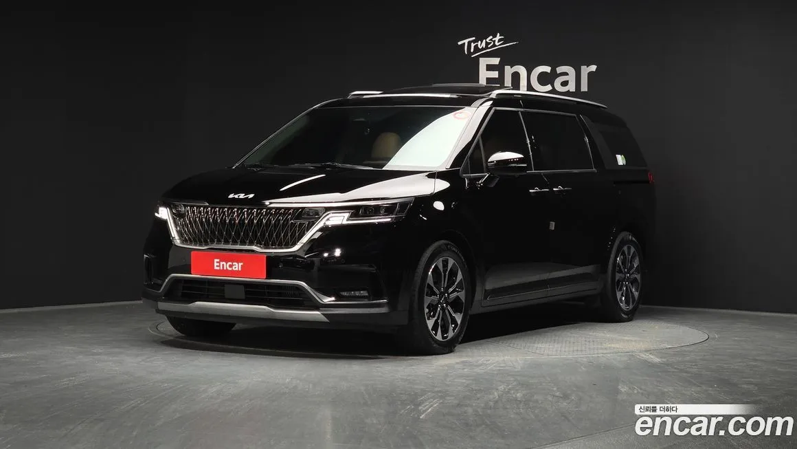 Kia Carnival — фото 1