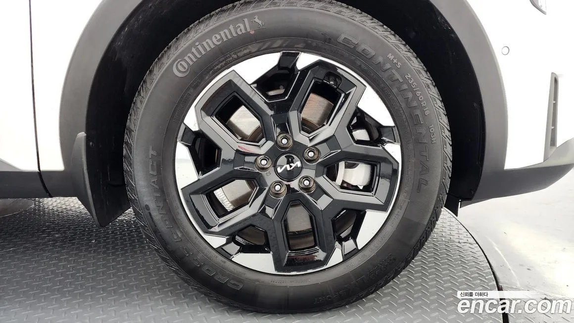 Kia Sorento — фото 5