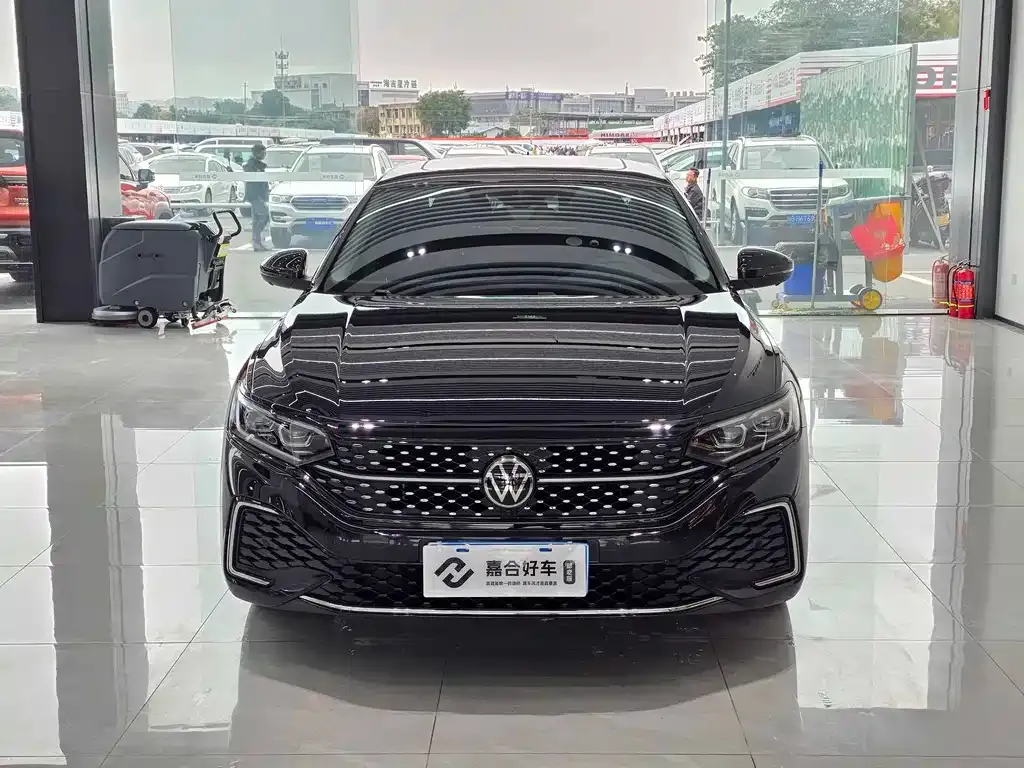 Volkswagen Passat — фото 2