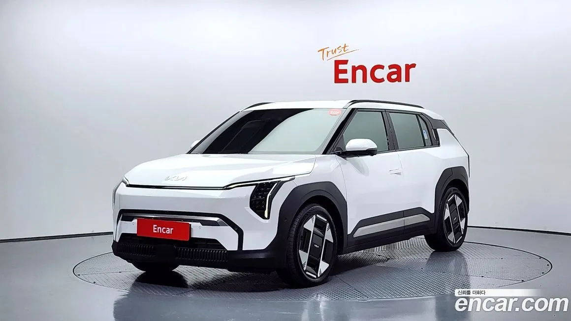Kia EV3 — фото 1