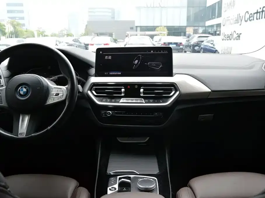 BMW iX3 — фото 10