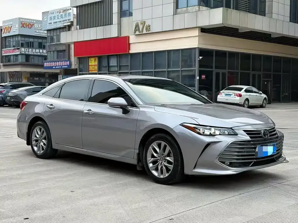 Toyota Avalon — фото 4