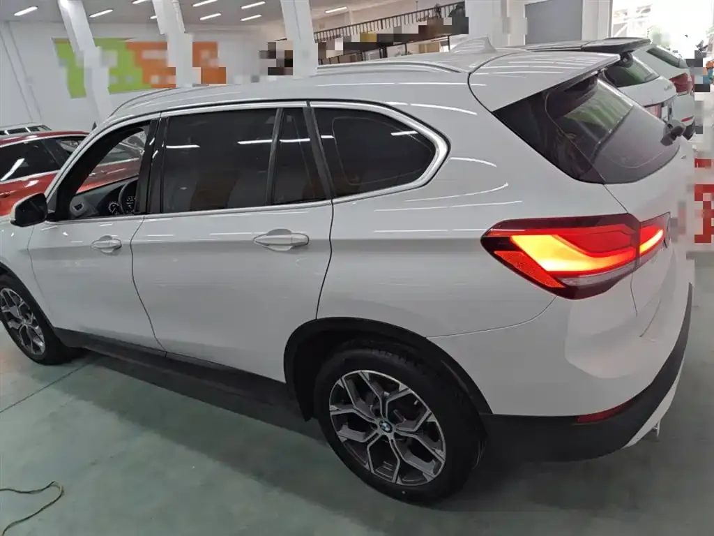 BMW X1 — фото 5