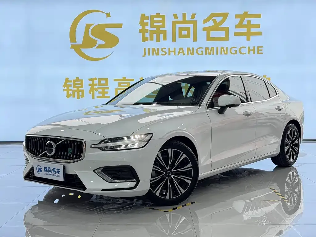 Volvo S60 — фото 1