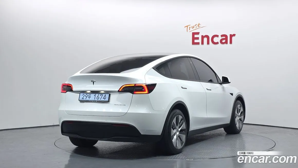 Tesla Model Y — фото 2
