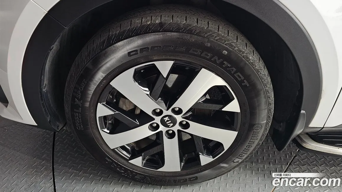 Kia Sorento — фото 5