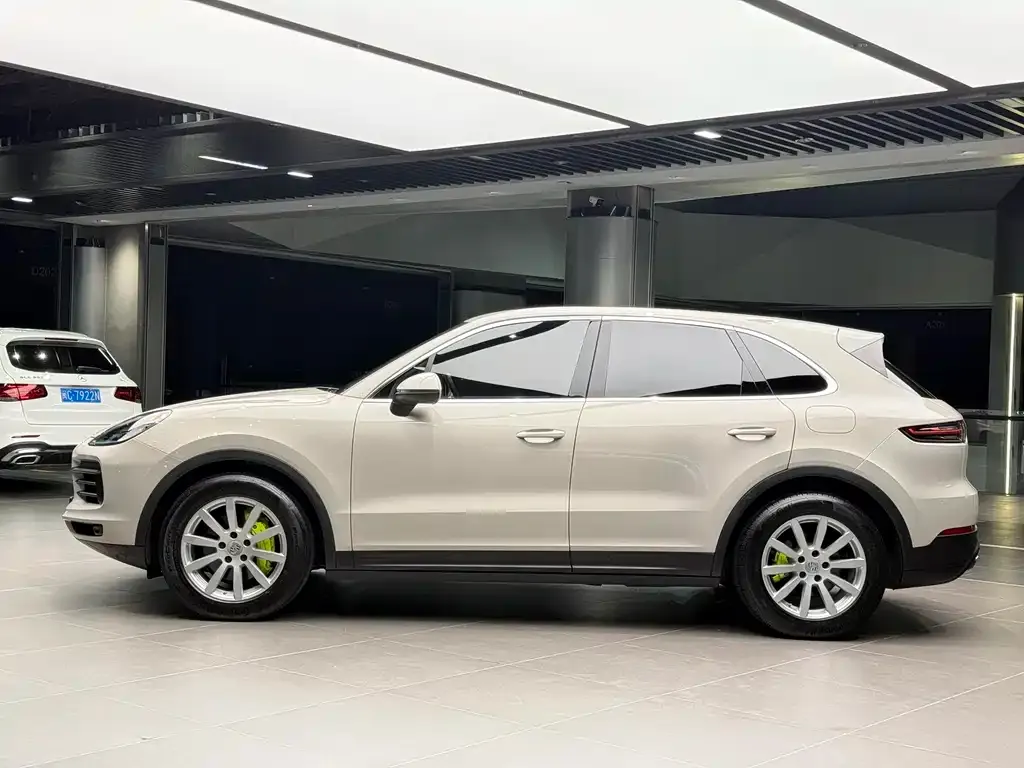 Porsche Cayenne Hybrid — фото 3