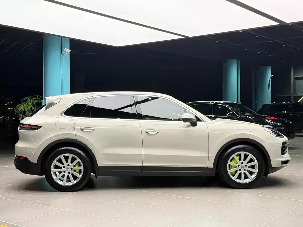 Porsche Cayenne Hybrid — фото 4