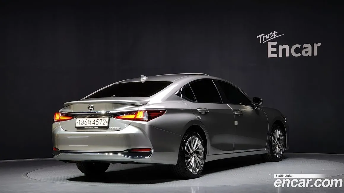 Lexus ES — фото 2
