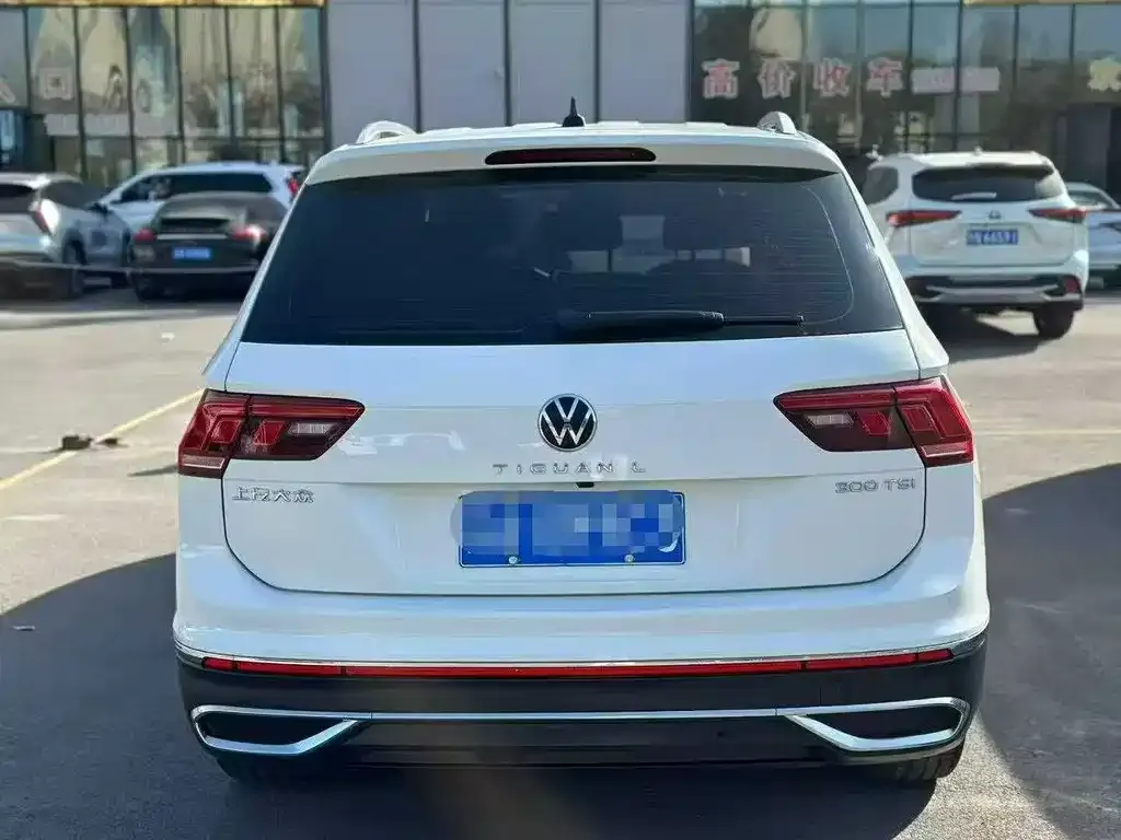 Volkswagen Tiguan L — фото 8